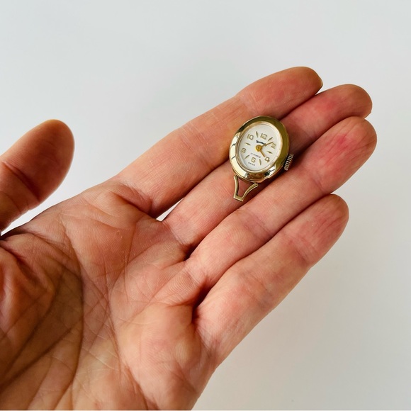 Staromatic Swiss Golden Watch Pendant with 17 Jewels - Picture 3 of 16